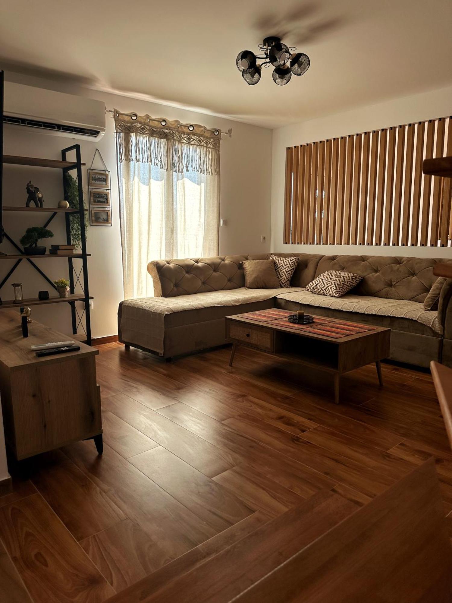 Nirvana Tivat Bagian luar foto