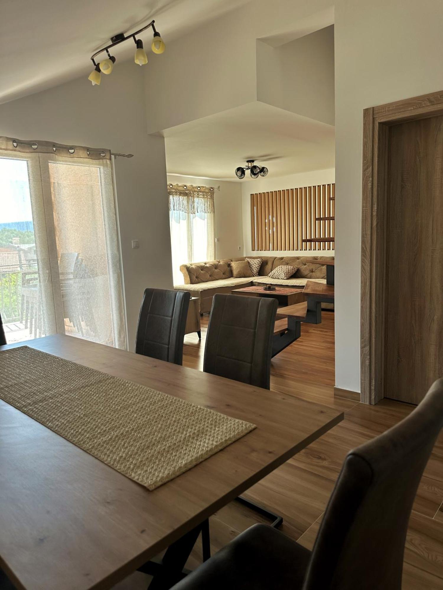 Nirvana Tivat Bagian luar foto